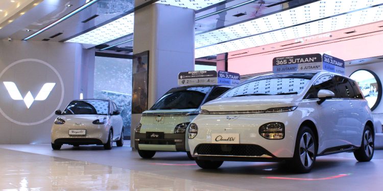 Gandeng PT SMM, Mall Showroom Pertama Wuling Resmi Beroperasi Di AEON Mall Cikarang