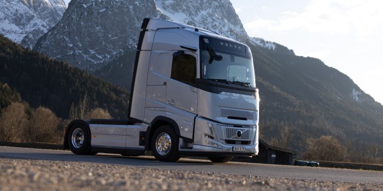 Truk Volvo Kini Pakai Sistem Aerodinamika Baru, Terinspirasi Dari Pesawat Terbang Dan Mobil F1?