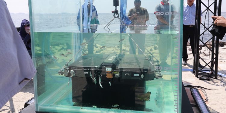 Uji Ekstrem Chery Rendam Baterai Tiggo 8 CSH Pakai Air Laut Selama Dua Hari