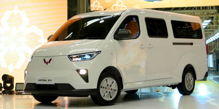 Perbandingan Wuling Mitra EV dan DFSK Gelora E, Siapa Unggul di Pasar Kendaraan Niaga Listrik Indonesia?