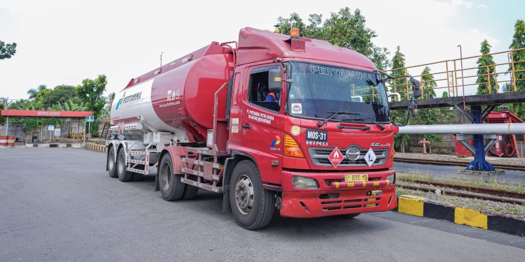 Total Support Hino: Senior Inspector, Pahlawan di Balik Distribusi BBM Pertamina!