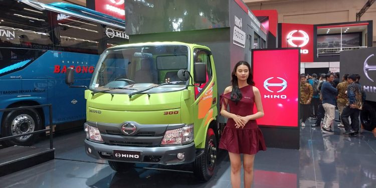 Hino Luncurkan Truk 300 Series 136 MDLR di GIIAS 2025, Sasis OEM Panjang 6 Meter