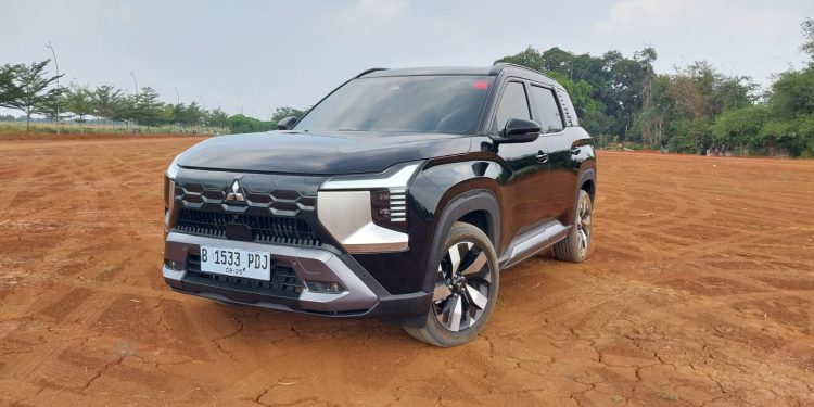 Merasakan Singkat Mitsubishi Destinator di GIIAS 2025