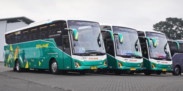 PO Tividi Luncurkan 3 Unit Bus Pariwisata Baru Dari Karoseri Adiputro