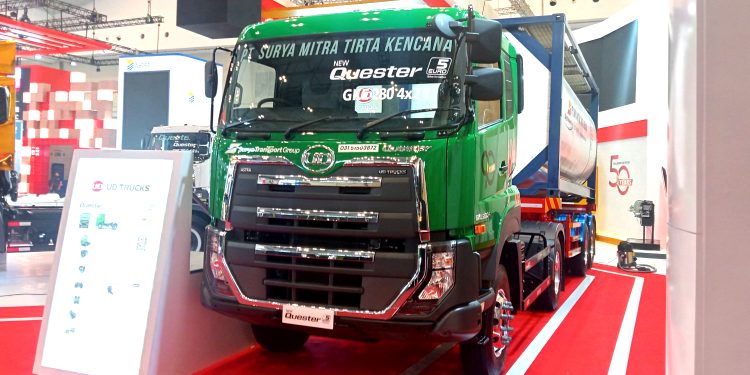 PT SMTK Terima Kunci 9 Unit Truk UD Quester GKE 280 Euro 5