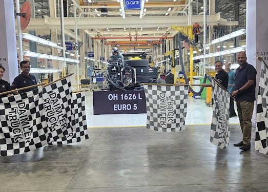 Mercedes-Benz 1626L Euro 5 Buatan Tanah Air Perdana Ekspor untuk Pasar ASEAN