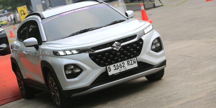 Kencan Singkat Suzuki Fronx GL AT di GIIAS 2025, Varian Termurah Tapi Bukan Murahan!