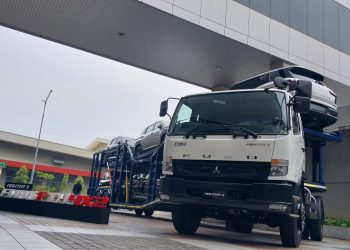 Mitsubishi Fuso Luncurkan Truk Baru FM65F Tractor Head 4×2