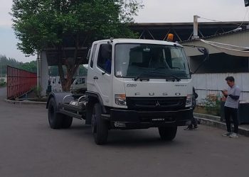 Penuhi Kebutuhan Logistik, Mitsubishi Fuso FM65F Tractor Head 4×2 Dibandrol Rp 943 Jutaan