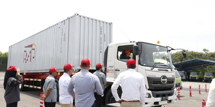Kolaborasi Hino dan Nestle Tingkatkan Kompetensi Pengemudi Truk Ciptakan Perjalanan yang Aman