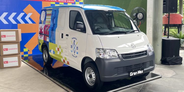 Pertama Dikelasnya, Daihatsu Rilis Gran Max Blind Van AT, Bikin Bisnis Makin Lancar!