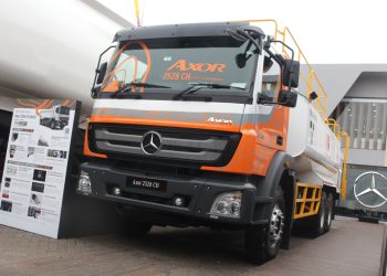 Mercedes-Benz Axor 2528 CH 6×4 Tawarkan Keamanan dan Kenyamanan Kelas Dunia