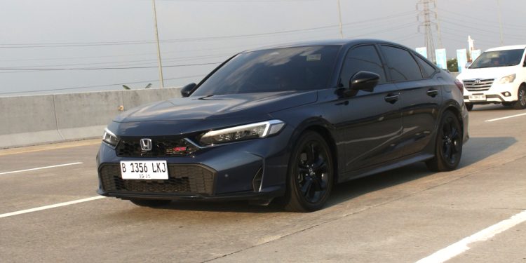 Trip Jakarta-Surabaya Bersama Honda Civic RS e:HEV, Paket Lengkap Sedan Masa Depan!