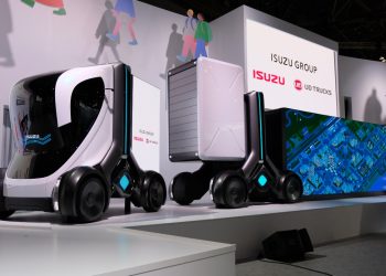 JMS 2025: Isuzu Hadirkan Konsep Modular VCCC Hingga Mesin Multi-Fuel Masa Depan!