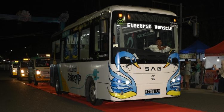 Armada Diperbanyak! Pemkot Jambi Perpanjang Uji Coba Bus Listrik, Gratis Hingga Akhir 2025