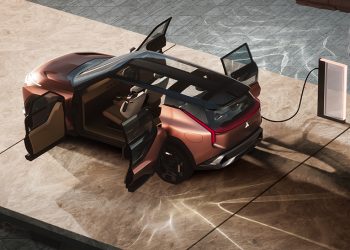 JMS 2025: Mitsubishi Elevance Concept Diperkenalkan, SUV Listrik Mewah untuk Petualangan Masa Depan