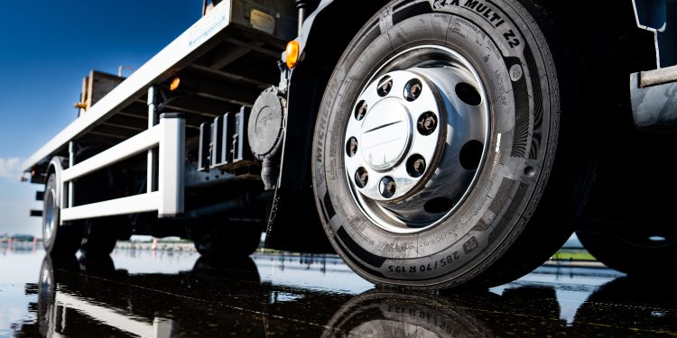 Ban Baru Michelin X Multi Z2 dan D2 Bantu Armada Pangkas Emisi CO2 1 Ton per Truk!