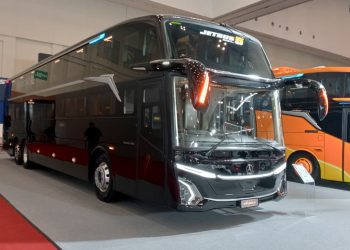 Karoseri Adiputro ‘Kawinkan’ Jetbus 5 Dream Coach XL Dengan Sasis Mercedes O500 RSD 2445, Jadi Super Nyaman dan Aman!