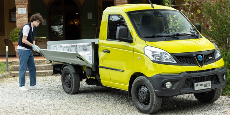 Piaggio Porter NPE Listrik Meluncur, Tawarkan Jangkauan 250 Km dan Muatan 1 Ton