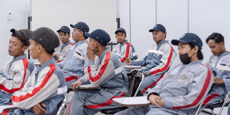 Tingkatkan Layanan Kualitas Tinggi, Hino Bangun Fasilitas Pelatihan Mekanik di Jawa Tengah