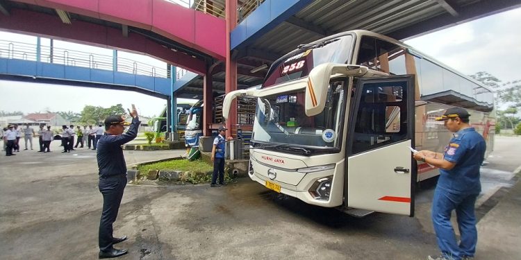 Periksa Bus AKAP Menjelang Libur Nataru 2026, Dishub Tangsel Temukan Puluhan Armada Tak Laik Jalan