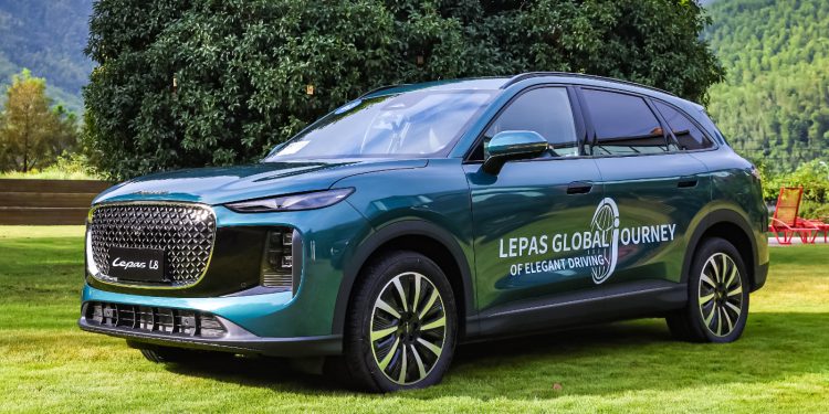 Tembus Jarak 1.300 Km Tanpa Cemas, Lepas L8 Jadi Standar Baru Mobil Road Trip Modern