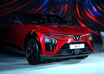 Dari Sutradara hingga Pesepak Bola, Ini Alasan 7 Tokoh Hebat Kepincut Performa Sporty VinFast VF 7