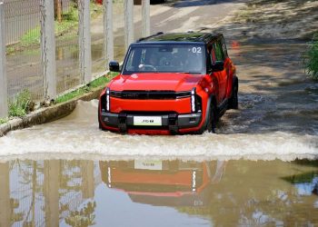 Chery J6 dan J6T Mampu Lewati Genangan Air Tinggi Berkat Water Wading dan Fitur Modern