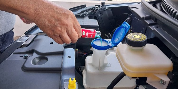 Wealthy Windscreen Cleaner Bersihkan Kaca Depan Secara Maksimal, Pandangan Tetap Terjaga Saat Hujan Deras