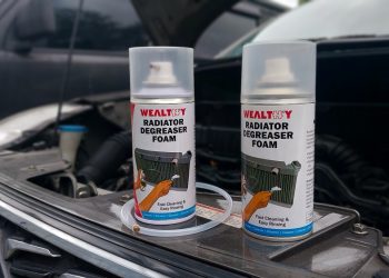 Wealthy Radiator Degreaser, Andalan Pemilik Kendaraan Bersihkan Permukaan Radiator