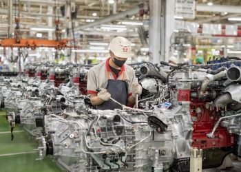 Melihat dari Dekat Proses Perakitan Truk dan Sasis Bus Hino