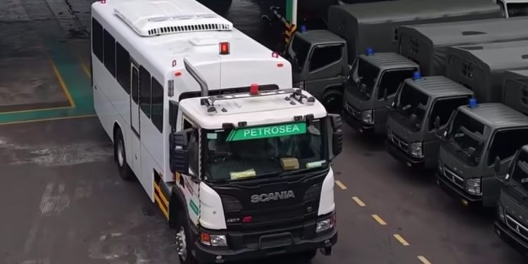 Nyaman dan Aman, Manhauler Buatan Karoseri New Armada Siap Libas Jalur Berlumpur