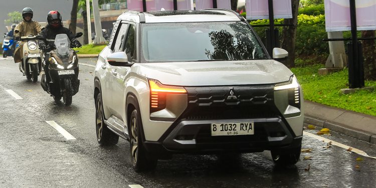 Tak Lagi Takut Mobil Gede, Ini Alasan Mitsubishi Destinator Jadi ‘Soulmate’ Baru Kaum Hawa