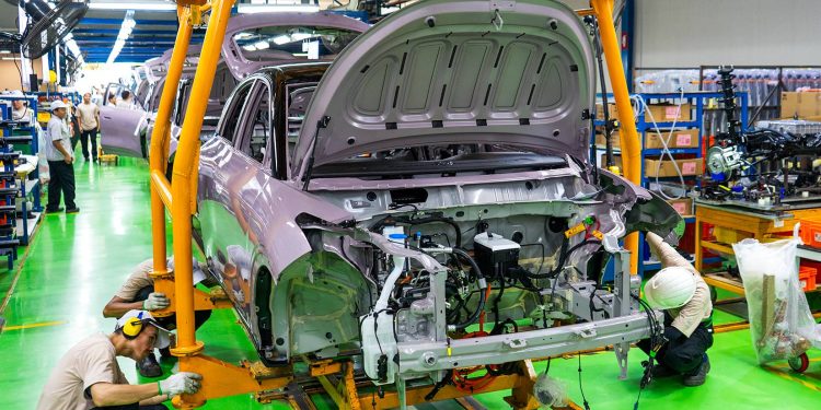 Geely Resmi Rakit Lokal EX2 di Indonesia, Capai TKDN 46,5%!