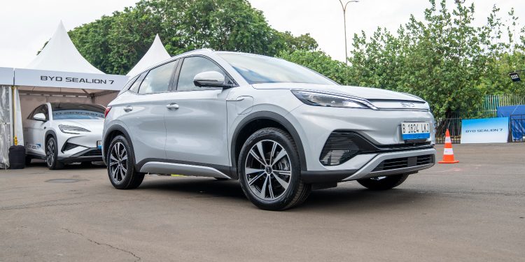 Pimpin Pasar EV Nasional, BYD Pertahankan Takhta Lewat Sealion 7 dan Atto 3 Varian Baru