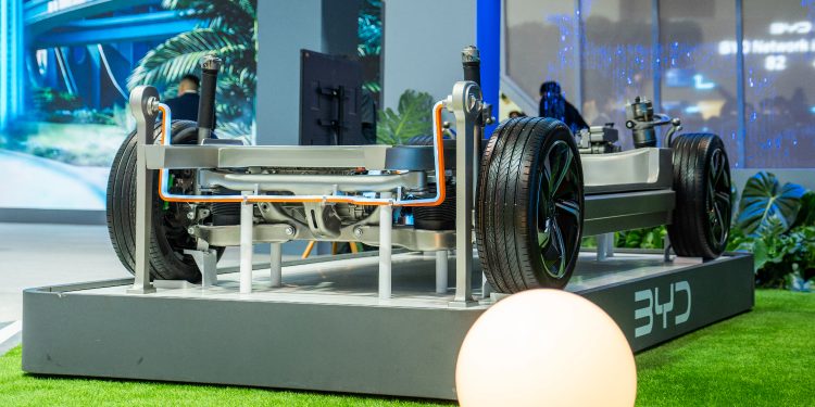 Satu Mobil Pakai 3-4 Motor Listrik, Intip Kecanggihan e-Platform Terbaru BYD yang Di Luar Nalar