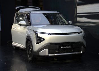 Kia Carens Panen SPK Lewat Pembuktian Performa di Lintasan Uji di IIMS 2026