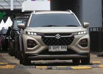 Menjajal Suzuki Fronx GX di IIMS 2026: Lincah, Irit, dan Haus Teknologi Modern!