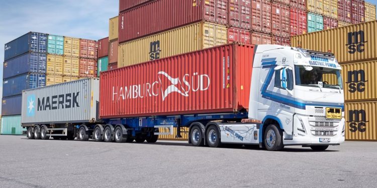 Mengenal Peran Strategis dan Regulasi Ketat Truk Gandeng dalam Logistik Nasional