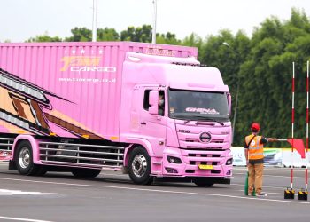 Hino, Urat Nadi Logistik yang Menghubungkan Sabang hingga Merauke Selama 43 Tahun