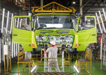 Dari Purwakarta untuk Dunia: Konsistensi Hino Membangun Industri Kendaraan Niaga Nasional