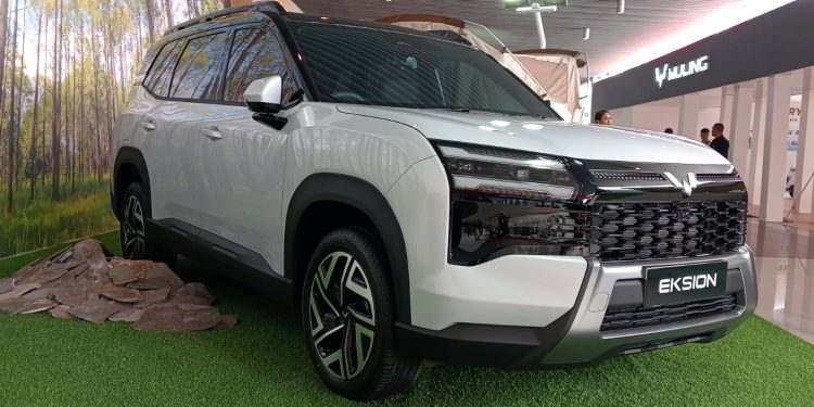 Bisa Tembus 1.000 Km! Wuling Eksion PHEV Jadi Bintang Baru di IIMS 2026