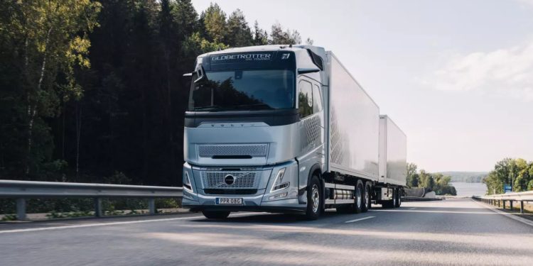 Tembus 10.000 Unit, Volvo Trucks Buktikan Truk Gas Bukan Lagi Sekadar Alternatif