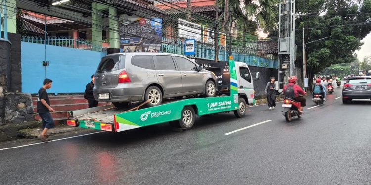 Mobil Mogok di Jalan saat Mudik, Digiroad Berikan Jasa Towing Hanya Rp99 Ribu