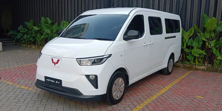Wuling Mitra EV Disulap Jadi Ambulans dan Mobil Jenazah Listrik Pertama di Indonesia
