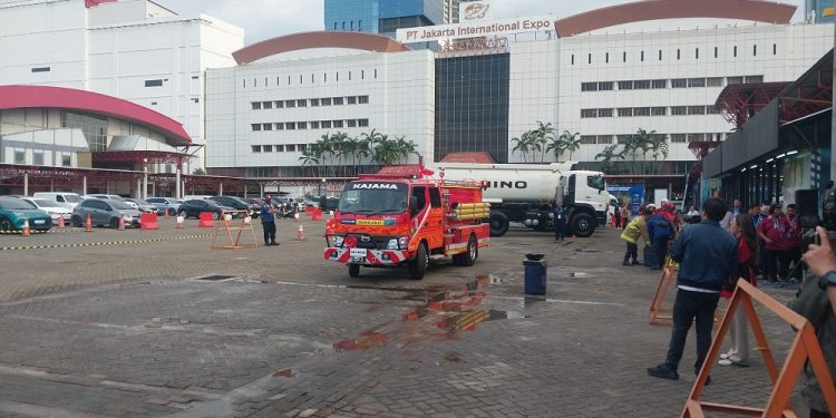 Punya Mesin Responsif dan Sasis Kokoh, Hino 300 Series 136 HDX Disulap Jadi Truk Pemadam Kebakaran