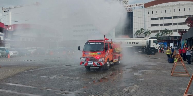 Punya Mesin Responsif dan Sasis Kokoh, Hino 300 Series 136 HDX Disulap Jadi Truk Pemadam Kebakaran
