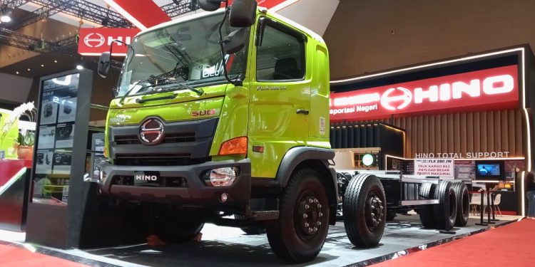 Profil Truk Hino 500 Series FLX 280 JW 8×2, Sanggup Angkut Beban Raksasa Tanpa Takut ODOL