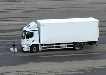 Truk Mercedes-Benz Actros 4×2 Rigid Raih Skor Nyaris Sempurna di Uji Tabrak Euro NCAP