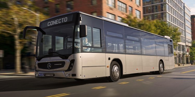 Siap Meluncur! Simak Spesifikasi Bus Baru Mercedes-Benz Conecto, Ada Varian Hybrid!